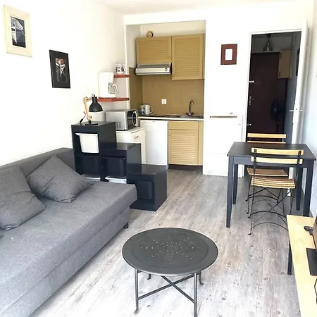 2 Pers. - Plage, Piscine, Terrasse, Parking Proche - Fr-1-790-29 * La Grande-Motte