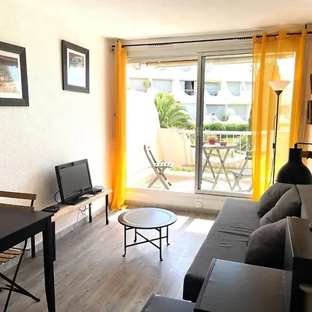 2 Pers. - Plage, Piscine, Terrasse, Parking Proche - Fr-1-790-29 * La Grande-Motte